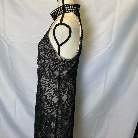 Nicole Miller Black Embroidered Applique Overlay High Neck Sheath Dress Size 12 - Picture 6 of 16